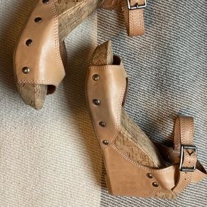 Lucky Brand wedge